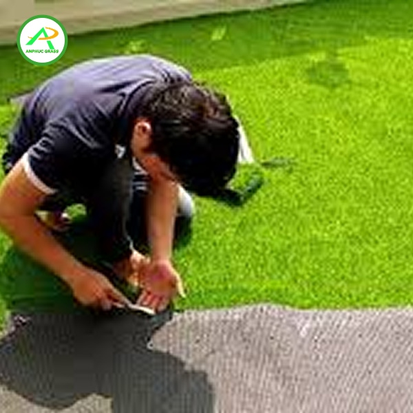 Cỏ nhân tạo dễ vệ sinh không