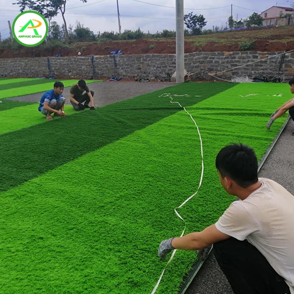 Cỏ nhân tạo dễ vệ sinh không