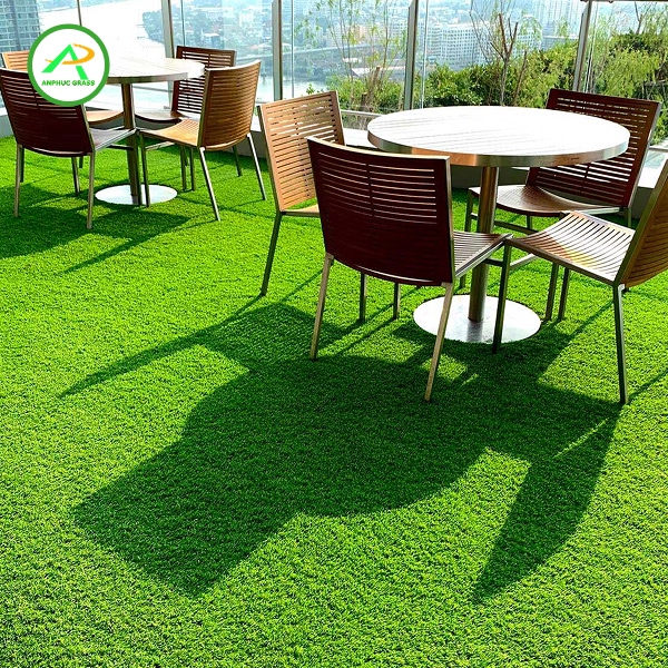 cỏ nhân tạo lót sàn quán cafe