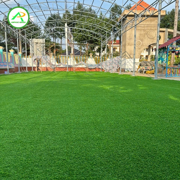 cỏ nhân tạo bao lâu phải thay