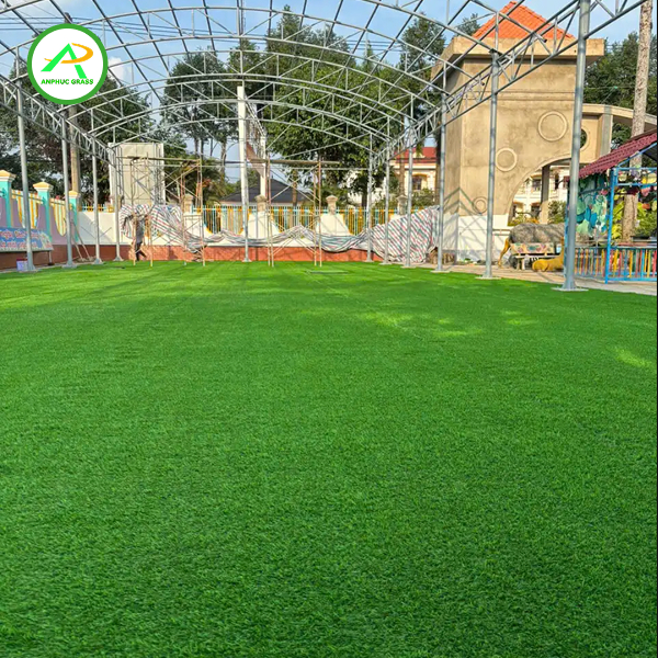 chi phí làm sân cỏ nhân tạo