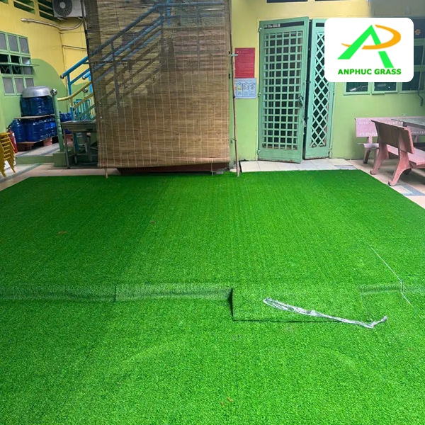 Cỏ nhân tạo cho hồ cá koi